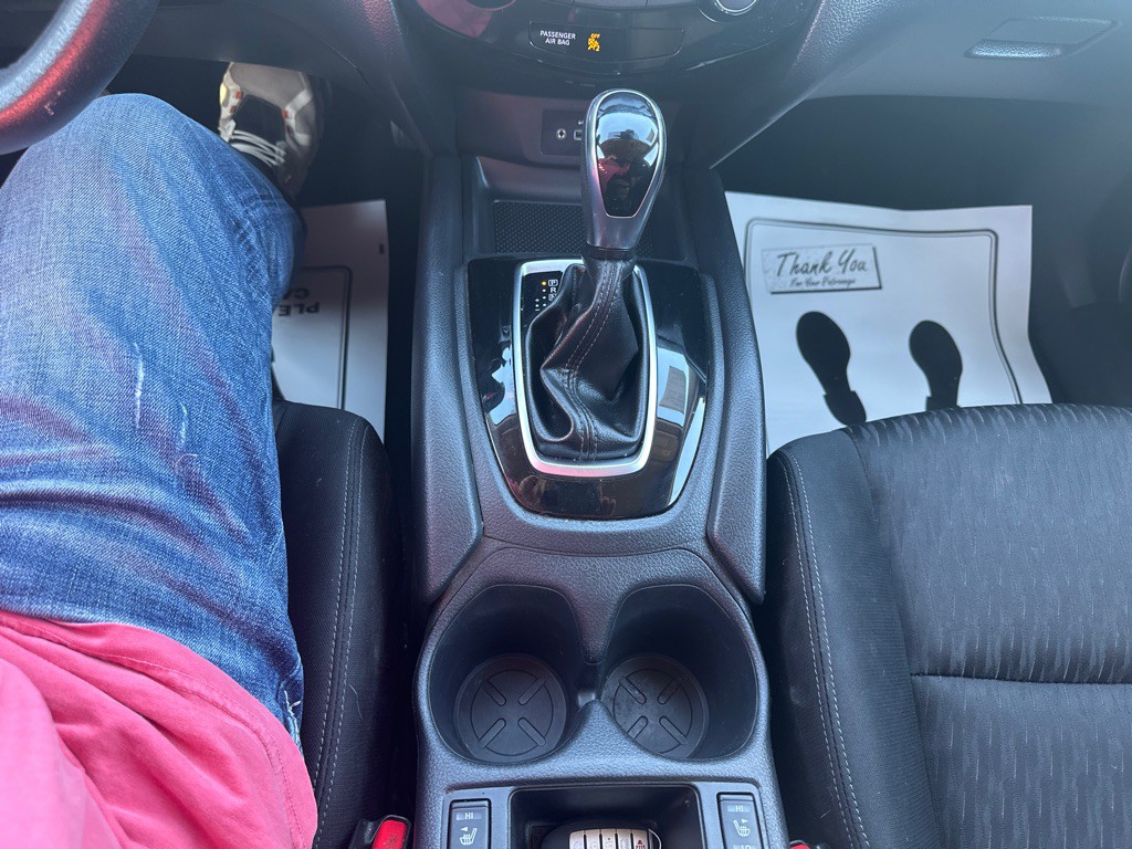 2020 Nissan Rogue Image 12