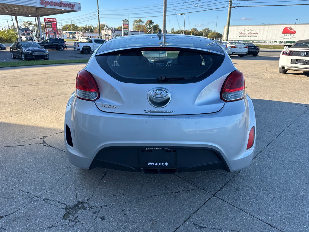 2012 Hyundai Veloster Image 6
