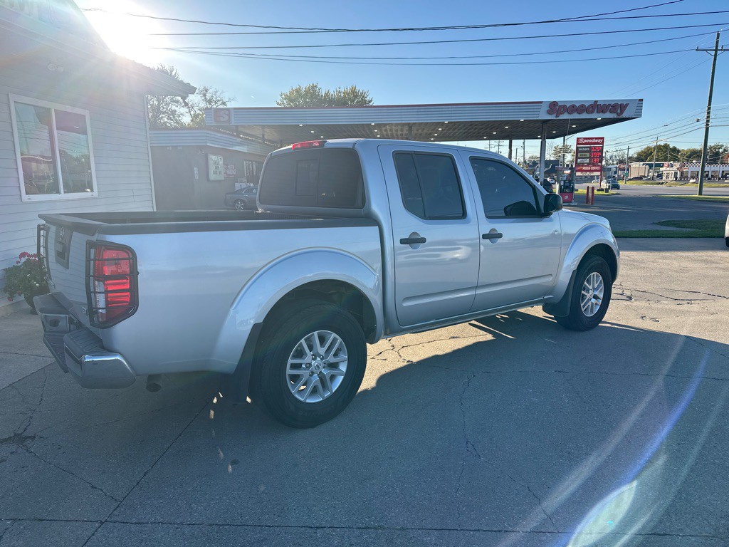 2019 Nissan Frontier Image 2