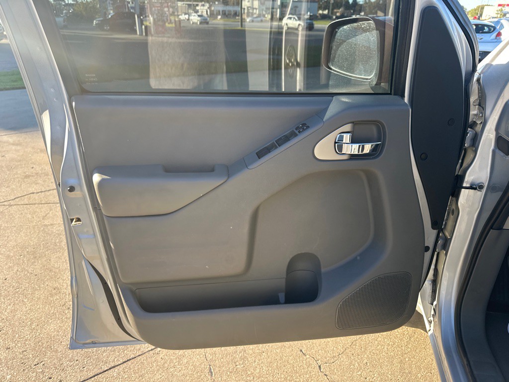 2019 Nissan Frontier Image 8