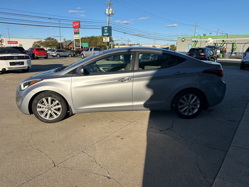 2016 Hyundai Elantra Image 3