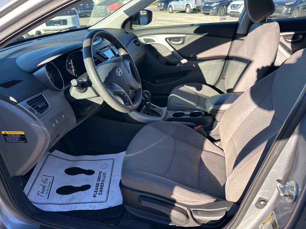 2016 Hyundai Elantra Image 9