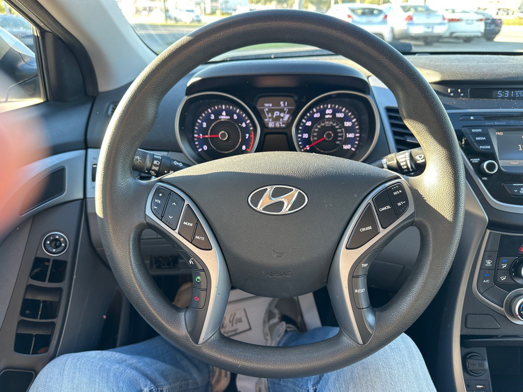 2016 Hyundai Elantra Image 10
