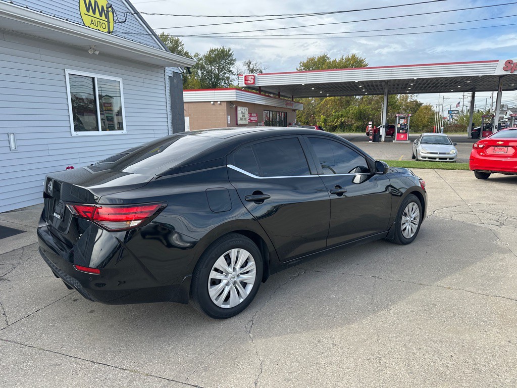 2021 Nissan Sentra Image 2