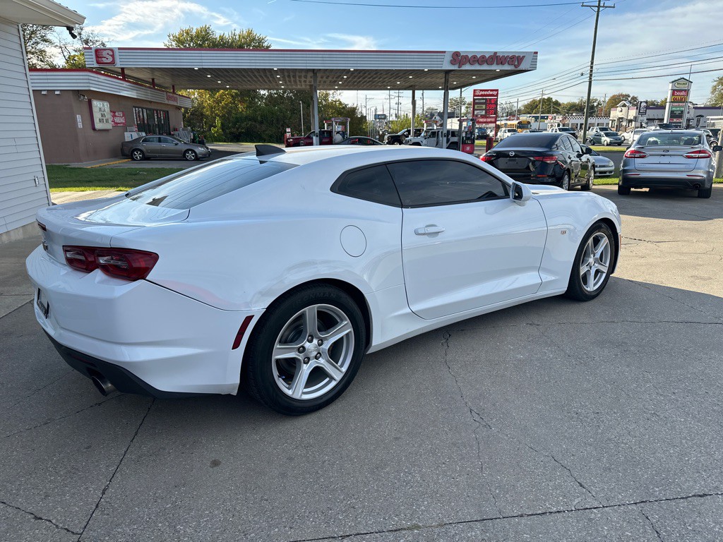 2019 Chevrolet Camaro Image 2