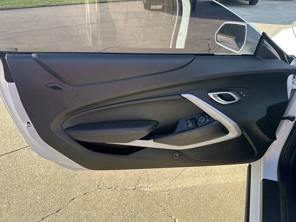 2019 Chevrolet Camaro Image 8