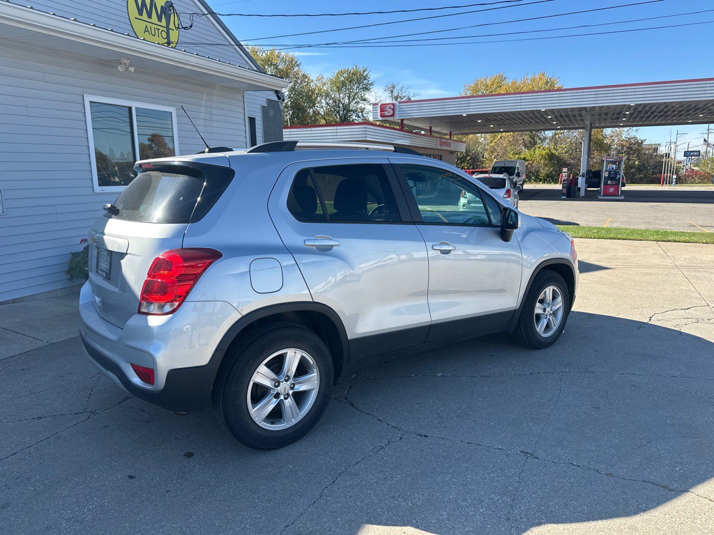 2021 Chevrolet Trax Image 2
