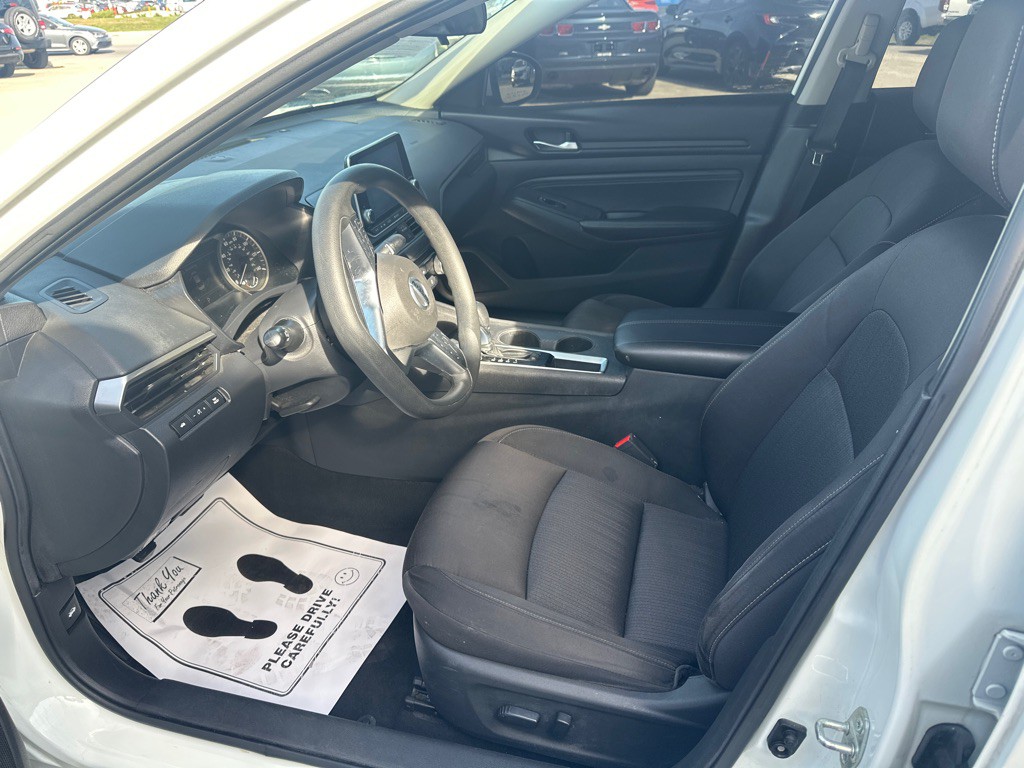 2020 Nissan Altima Image 9