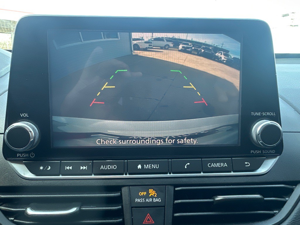 2020 Nissan Altima Image 13