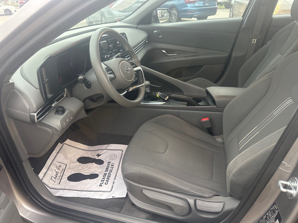 2023 Hyundai Elantra Image 9
