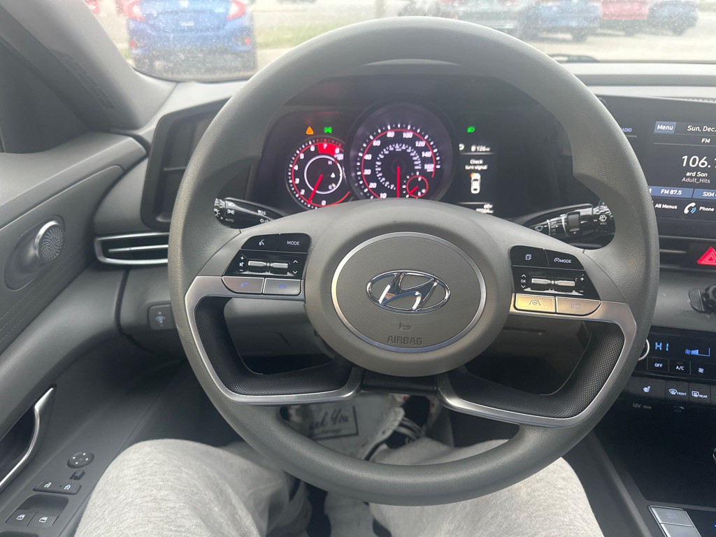 2023 Hyundai Elantra Image 10