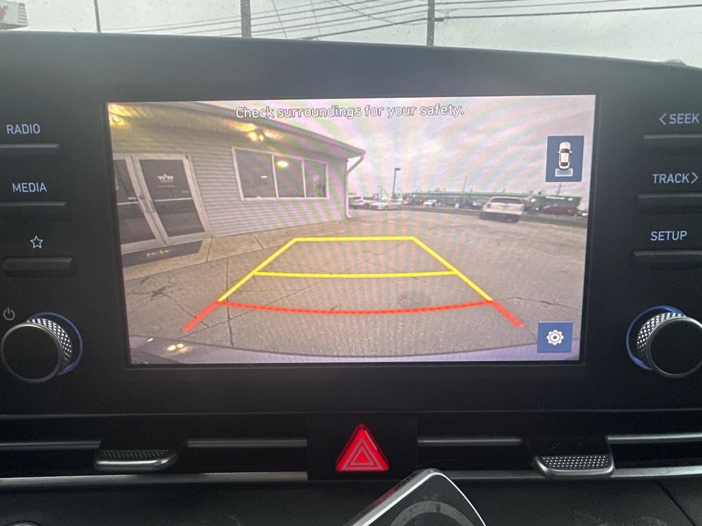 2023 Hyundai Elantra Image 13