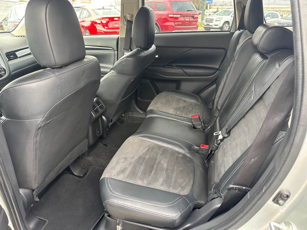 2020 Mitsubishi Outlander Image 8