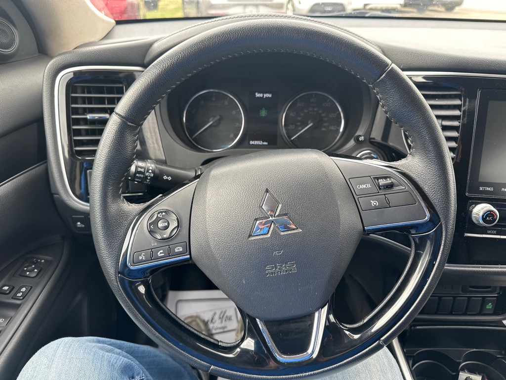 2020 Mitsubishi Outlander Image 11