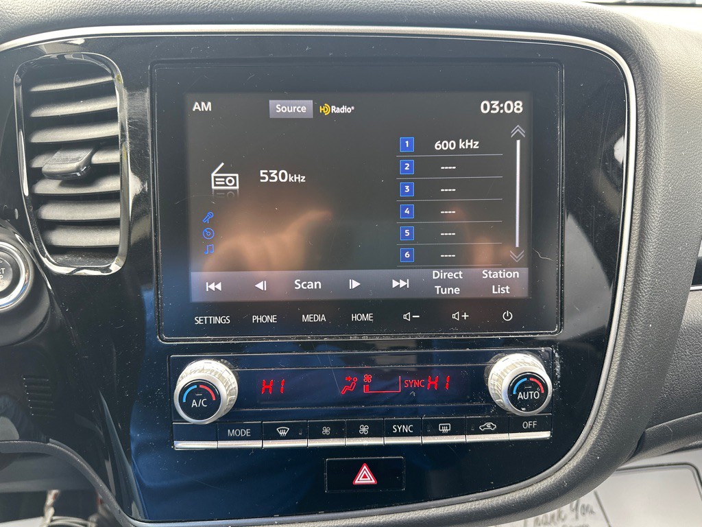 2020 Mitsubishi Outlander Image 12