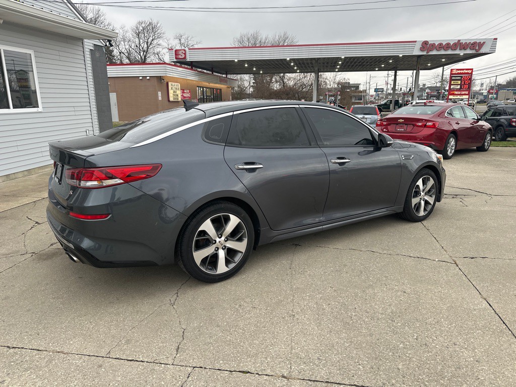 2019 Kia Optima Image 2