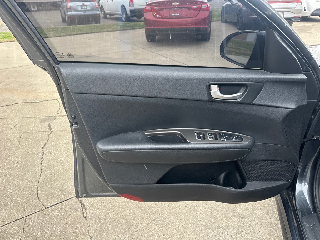 2019 Kia Optima Image 8