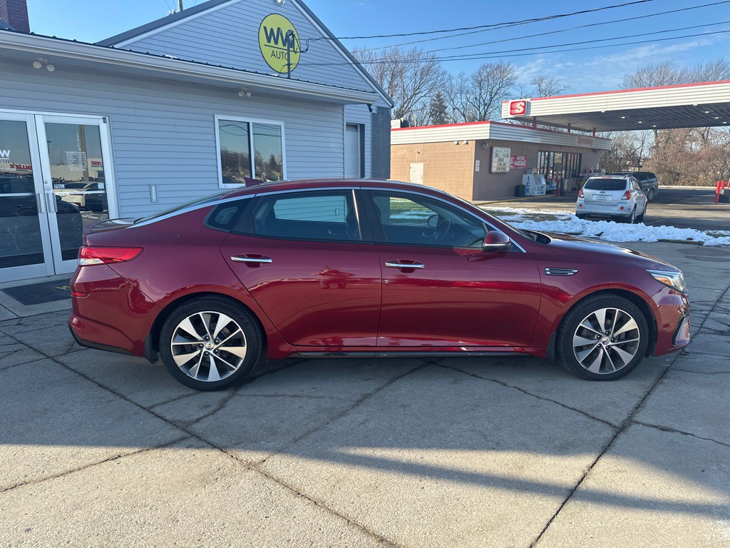 2019 Kia Optima Image 1