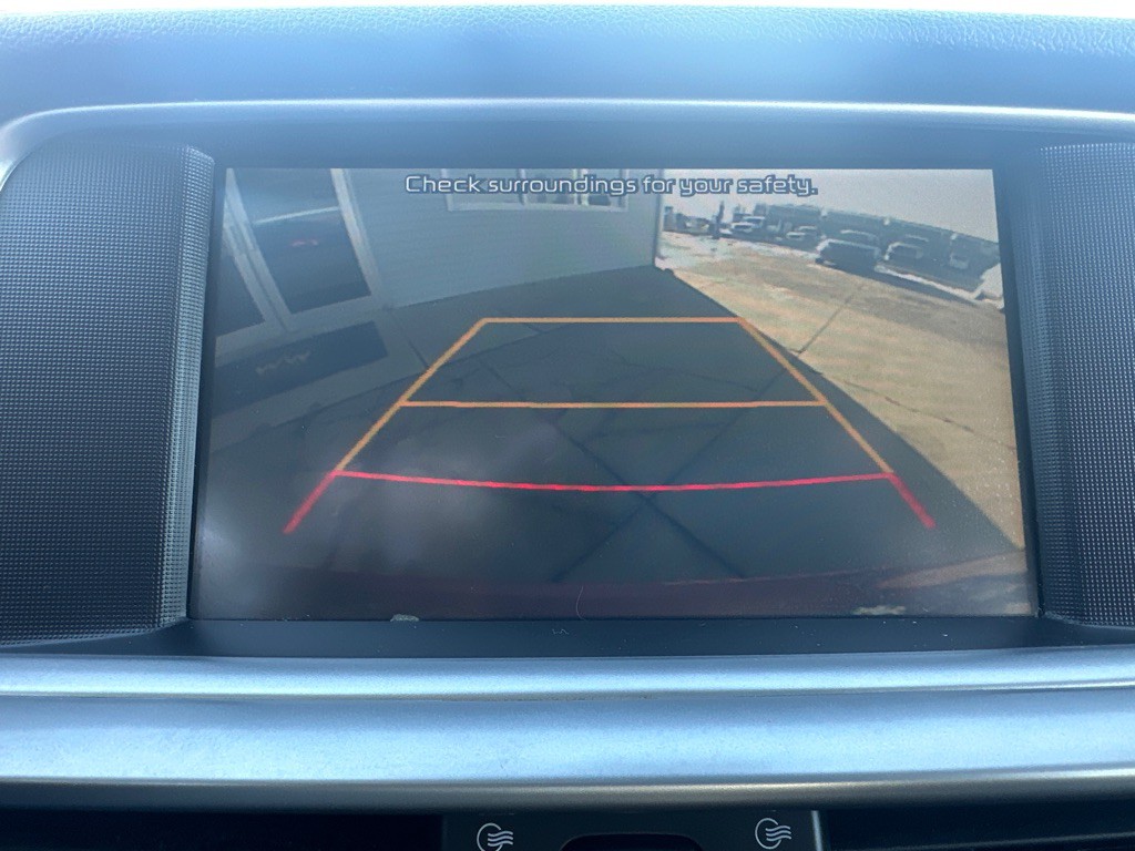 2019 Kia Optima Image 12