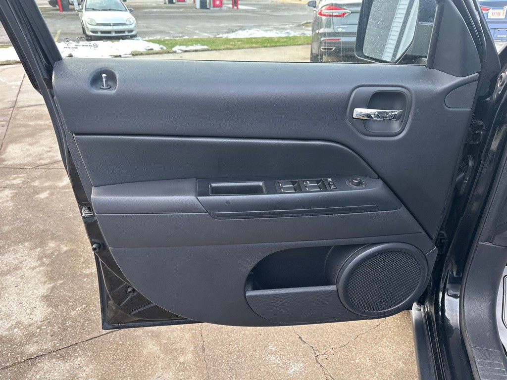 2017 Jeep Patriot Image 8