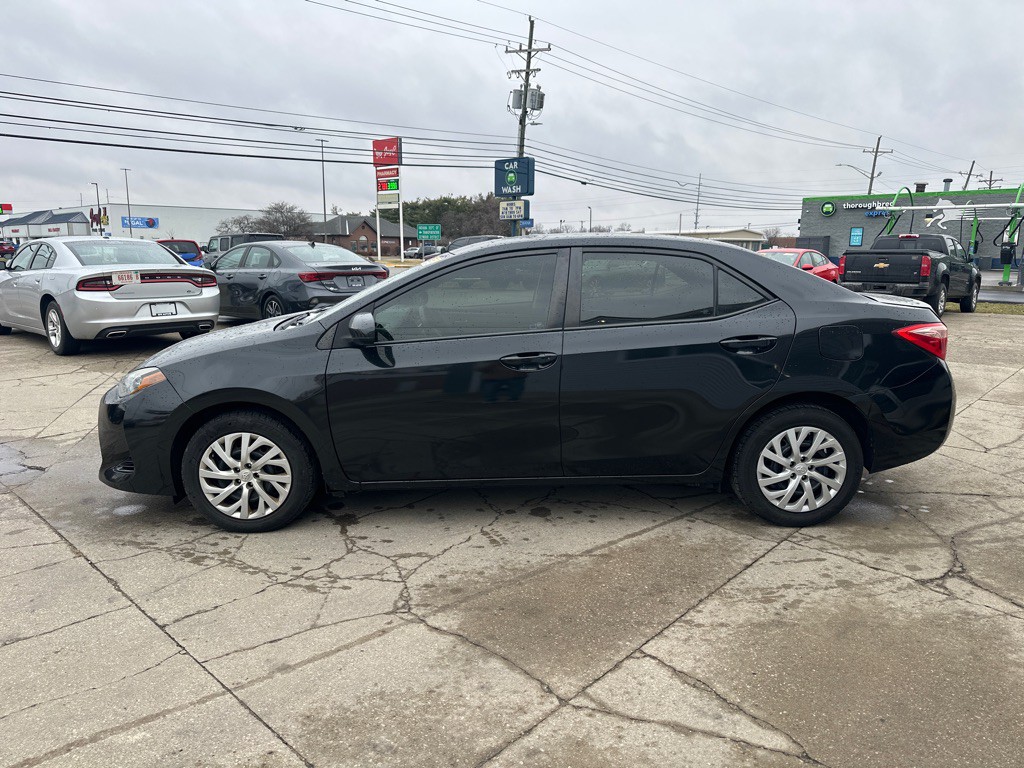 2018 Toyota Corolla Image 3