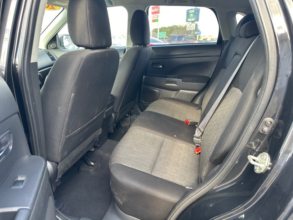 2021 Mitsubishi Outlander Image 7