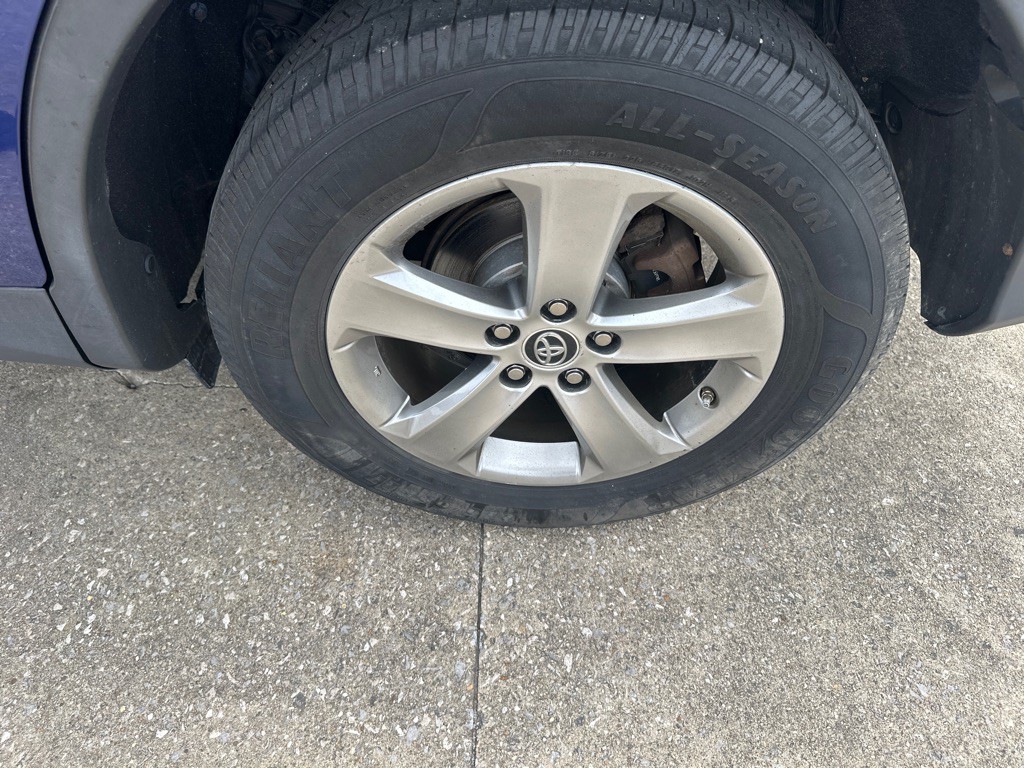 2015 Toyota Rav4 Image 15