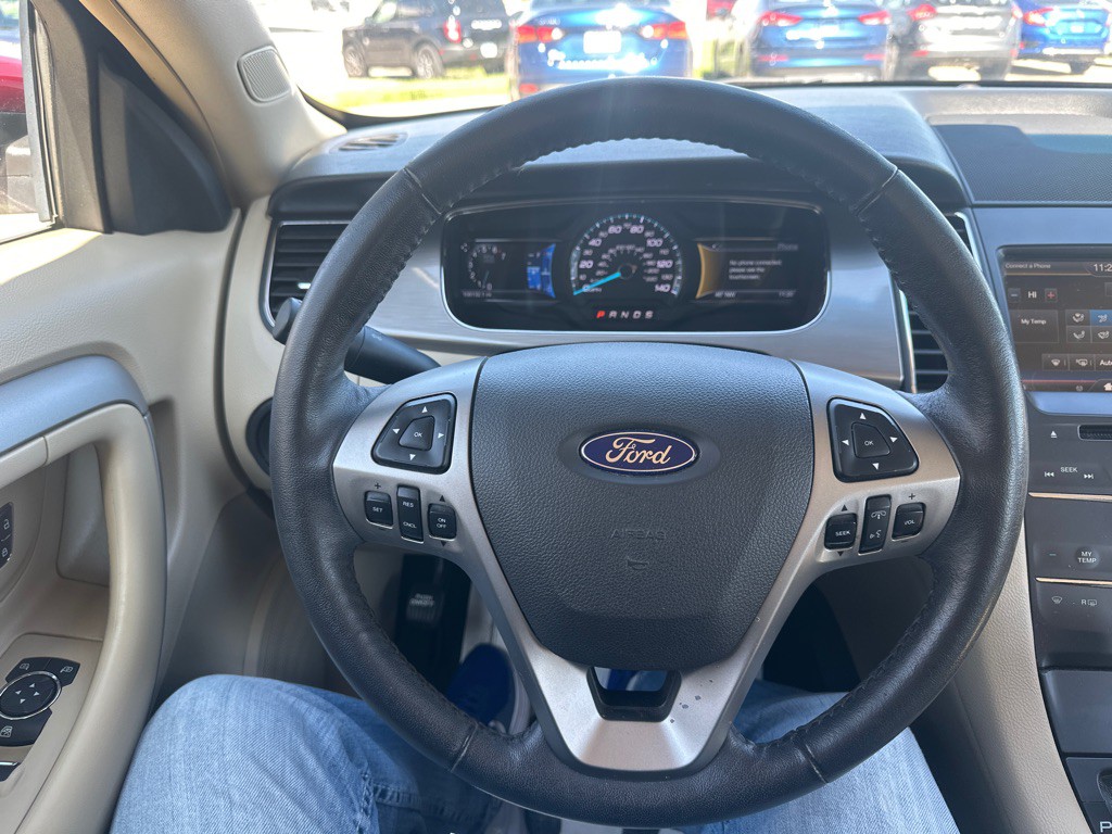 2014 Ford Taurus Image 10