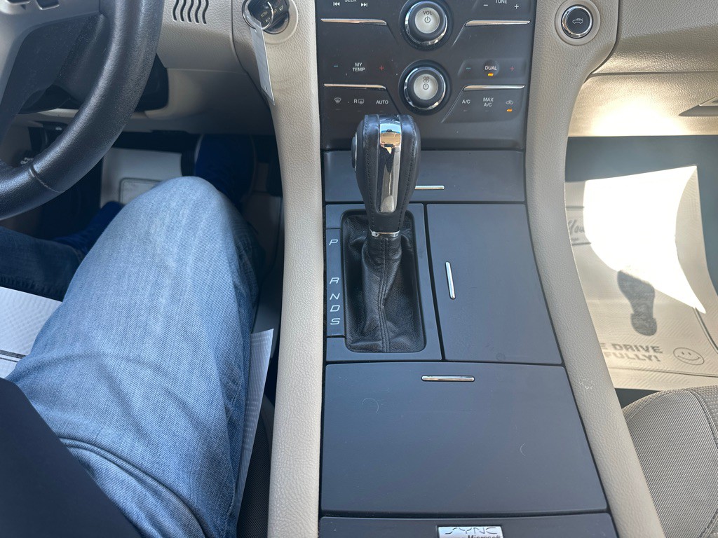 2014 Ford Taurus Image 12