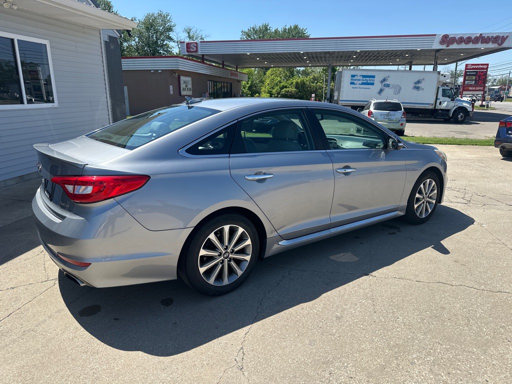 2016 Hyundai Sonata Image 2