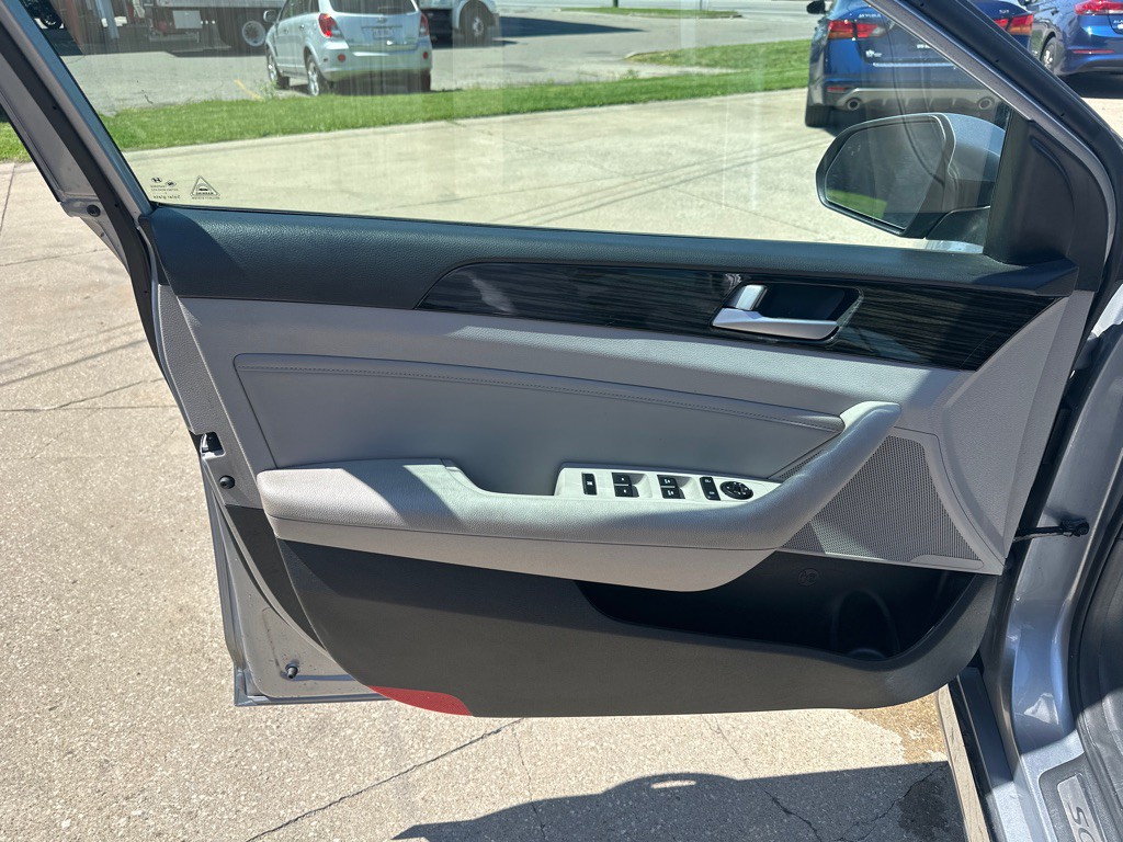 2016 Hyundai Sonata Image 8