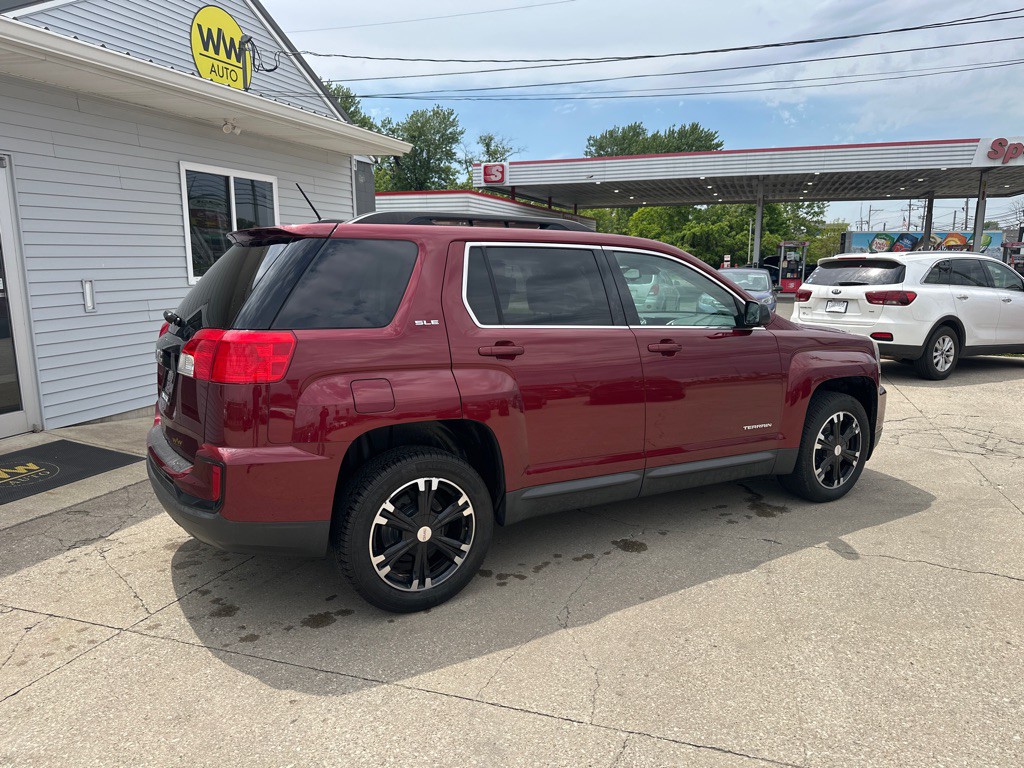 2017 GMC Terrain Image 2