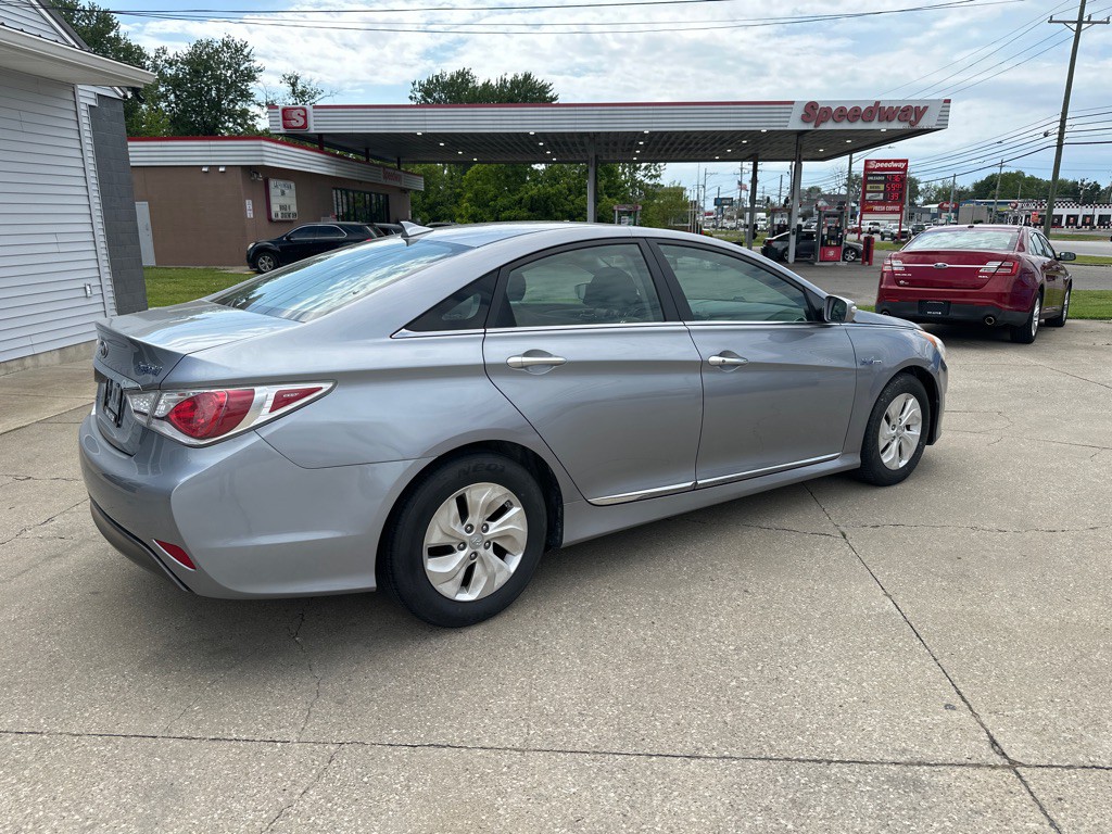 2015 Hyundai Sonata Image 2