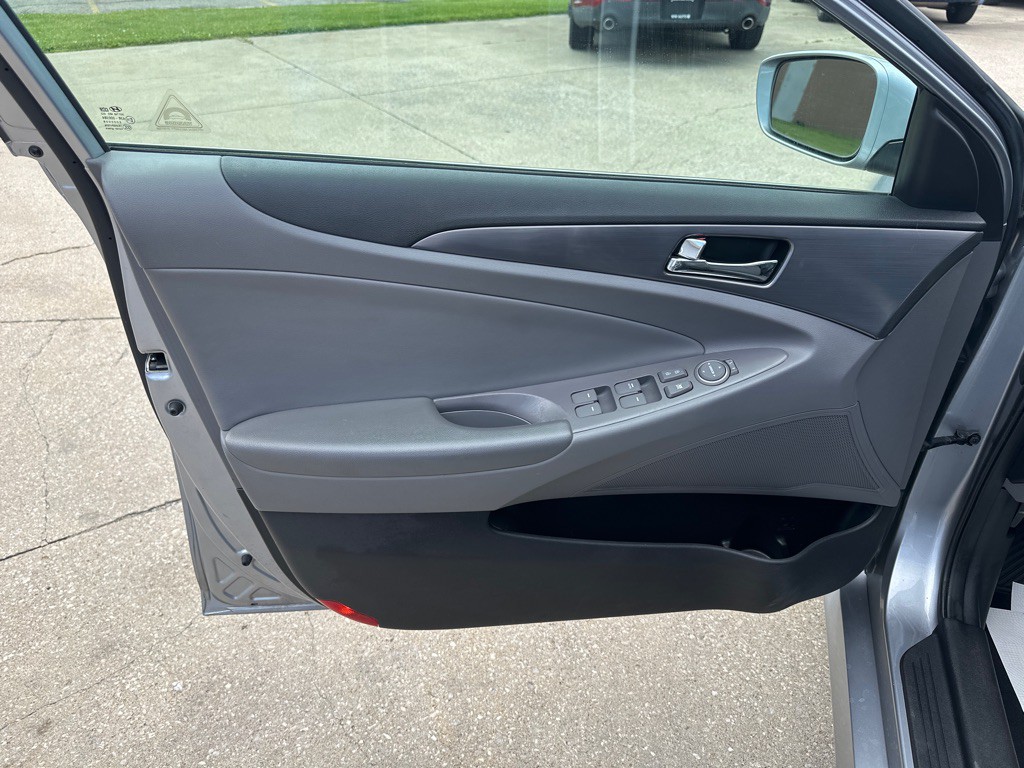 2015 Hyundai Sonata Image 8
