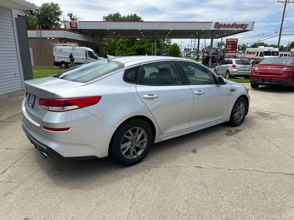 2019 Kia Optima Image 2