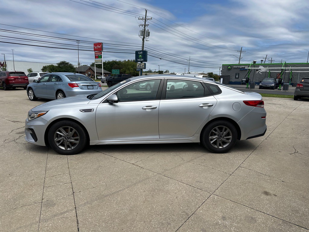 2019 Kia Optima Image 3