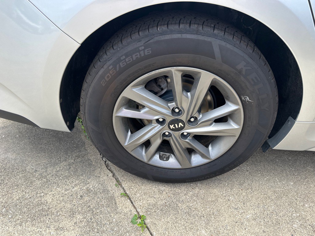 2019 Kia Optima Image 14