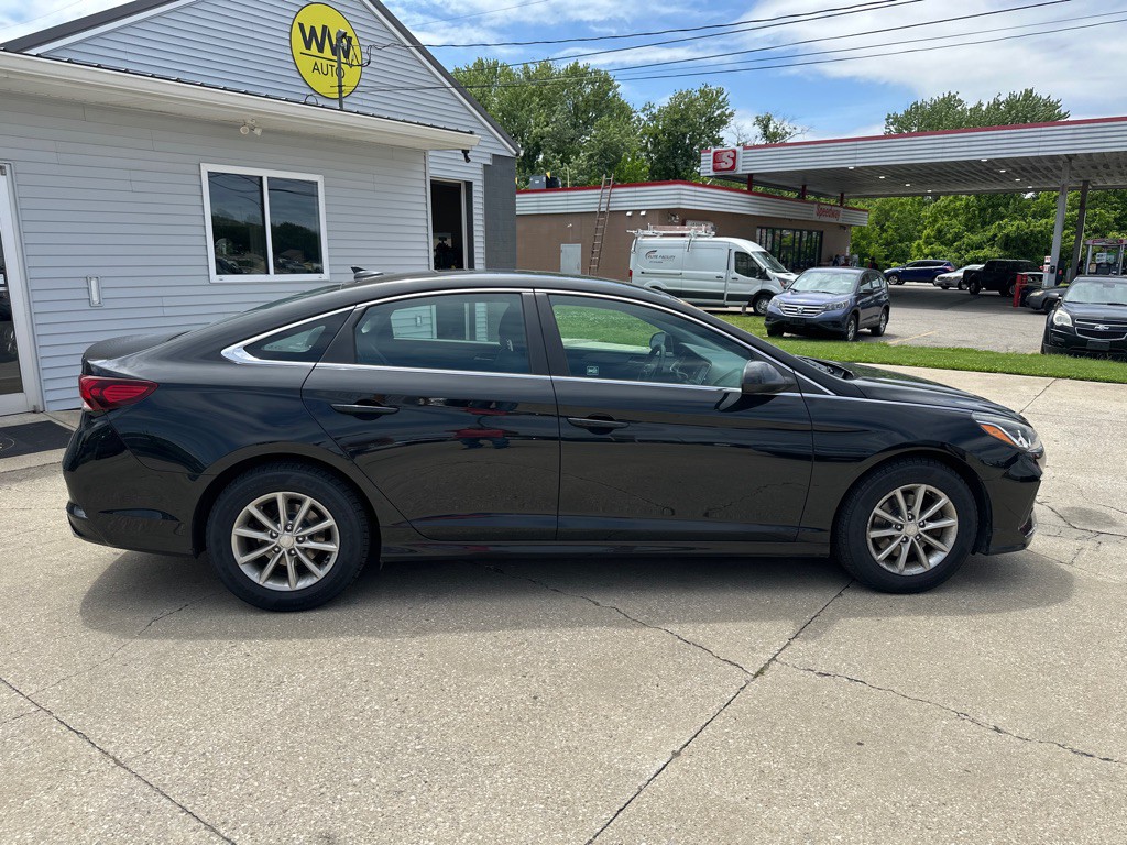 2018 Hyundai Sonata Image 1