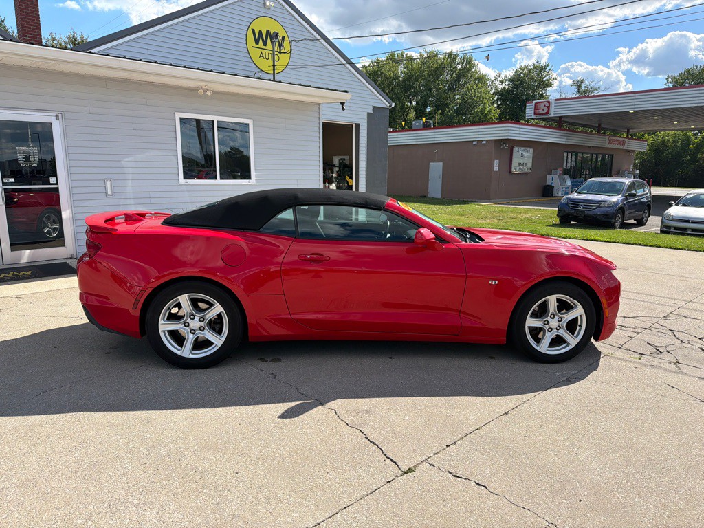 2020 Chevrolet Camaro Image 1