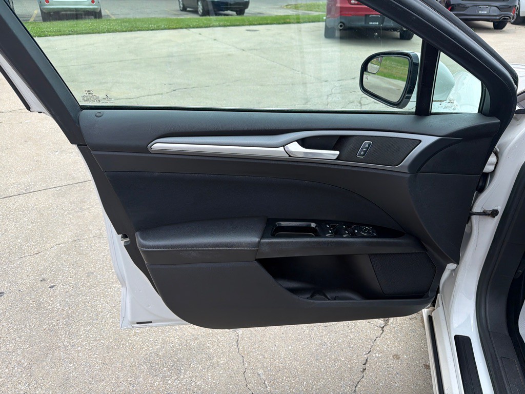 2016 Ford Fusion Image 8