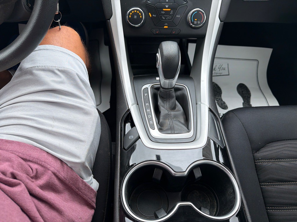 2016 Ford Fusion Image 12