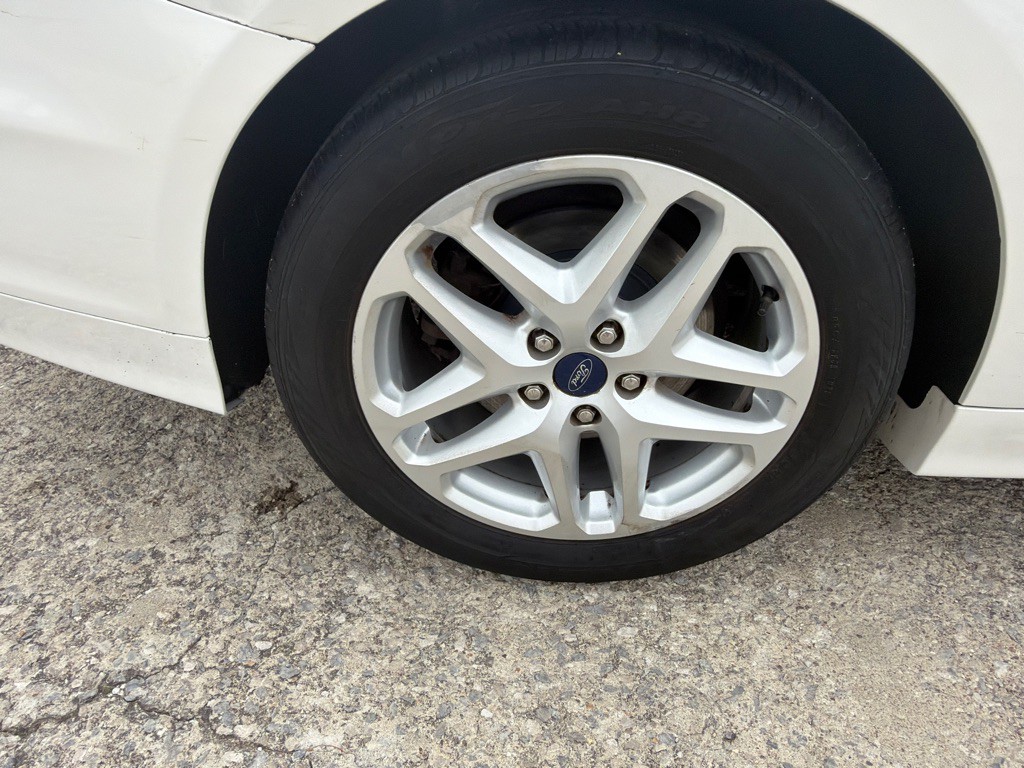 2016 Ford Fusion Image 14