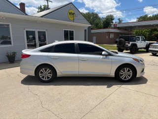 Image for 2017 Hyundai Sonata SE ID: 7470332