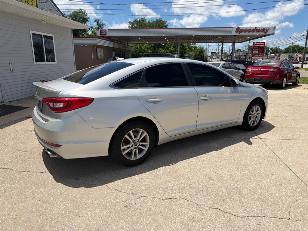 2017 Hyundai Sonata Image 2