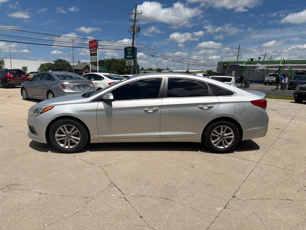 2017 Hyundai Sonata Image 3