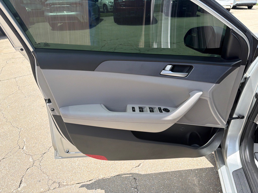 2017 Hyundai Sonata Image 8