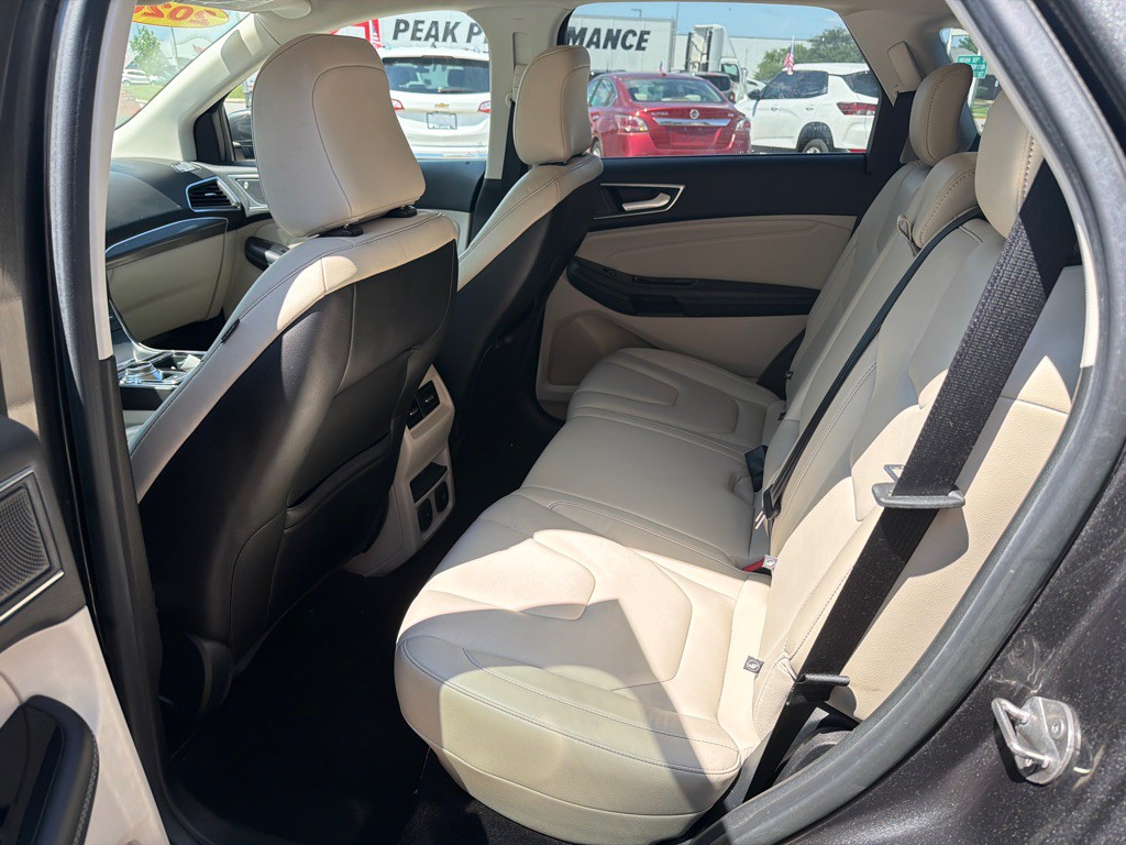 2020 Ford Edge Image 7