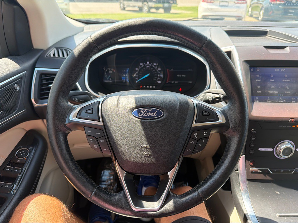 2020 Ford Edge Image 10
