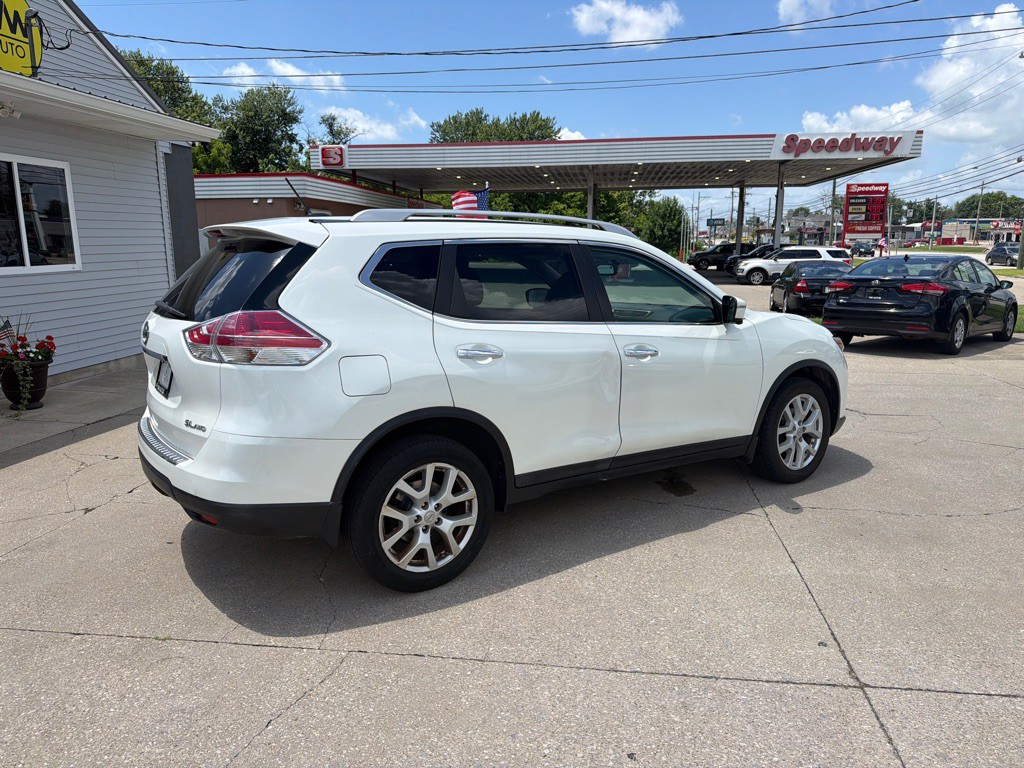 2015 Nissan Rogue Image 2