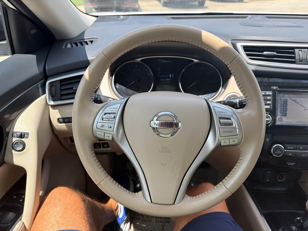2015 Nissan Rogue Image 11
